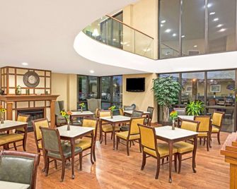 Baymont by Wyndham Louisville Airport South - Louisville - Restaurant