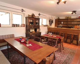Apartment in Kirchdorf on a riding stables - Kirchdorf - Restaurant