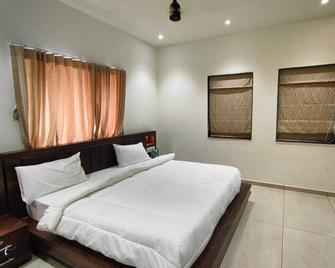 Asopalav Lawns - Somnāth - Bedroom