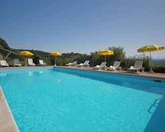 Cozy Farmhouse in Paciano With Private Pool - Paciano - Piscina