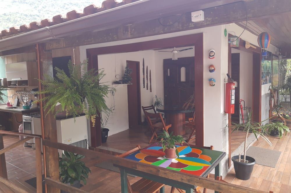 Suites Cantinho Da Pedra - Vila do Abraao - פטיו