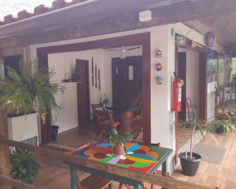 Suites Cantinho Da Pedra - Vila do Abraao - Patio
