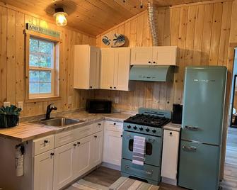 Welcome to Surfing Cowboy Ranch - Ramona - Cocina