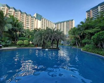 Amanda Seaview Resort Apartment - Lingshui - Piscina