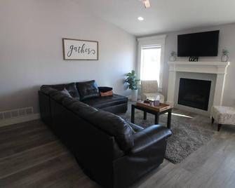 New Home with 3 beds, 2 baths. Family and dog-friendly \n\n - Idaho Falls - Living room
