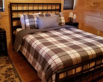 Homestead Cabin with hot tub - Strawberry Plains - Habitación