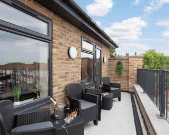 homely - North London Apartments Wembley - Harrow - Balkon