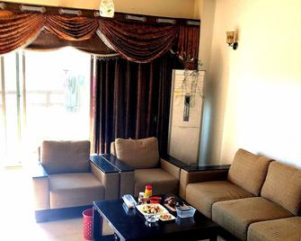 maidi backpacker - Islamabad - Sala de estar