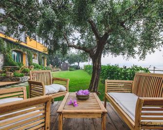Creuza de Ma - farmhouse apartment sea - Santo Stefano al Mare - Patio