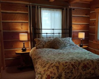 Beautiful Sloway Cabin by the Clark Fork River - Saint Regis - Bedroom
