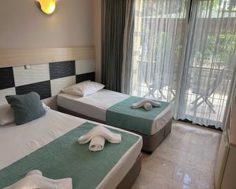 Avlu Hotel - Kemer