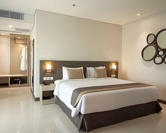 Solo Paragon Hotel & Residence - סורקטה - חדר שינה