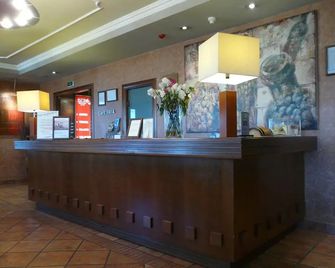 Hotel Restaurante El Tollo - Utiel - Front desk