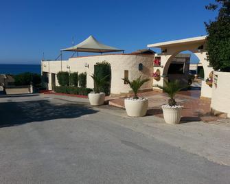 Triscinamare Hotel Residence - Marinella