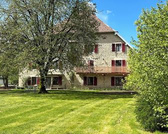 Gite Sous Le Charme - Ornans - Budova