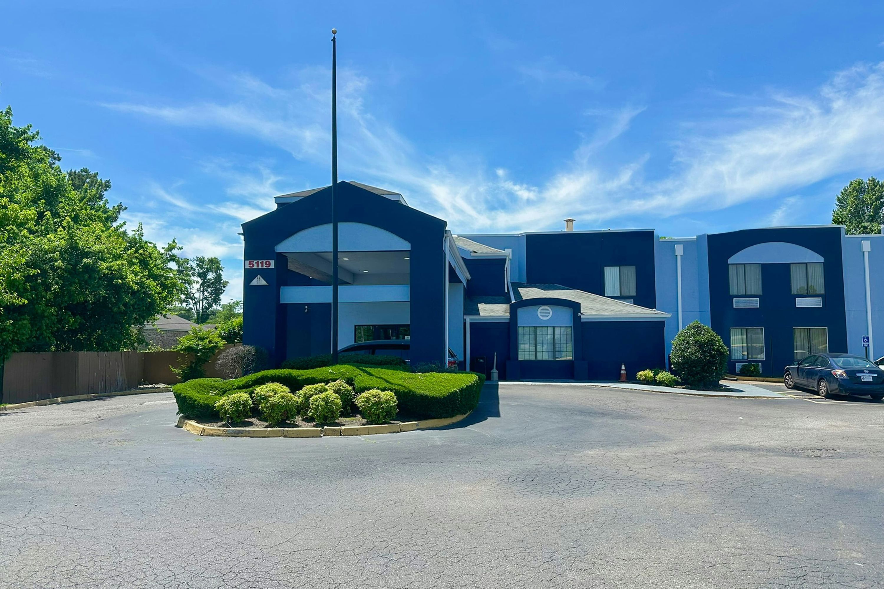Classic Inn by OYO I- 240 Near Memphis Airport - Memphis - Edificio