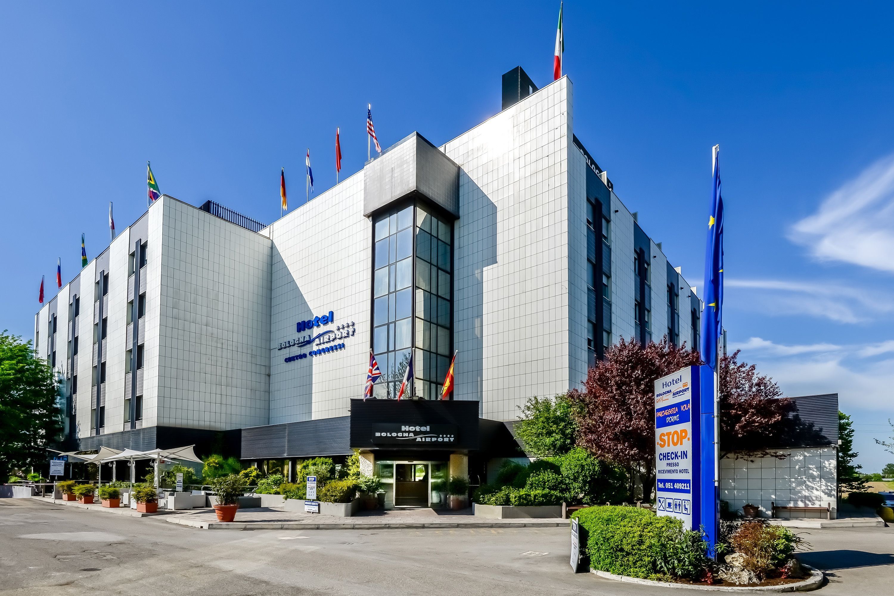 Hotel Bologna Airport thumbnail 3