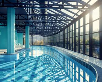 Corendon Apartments Amsterdam Schiphol Airport - Badhoevedorp - Pool