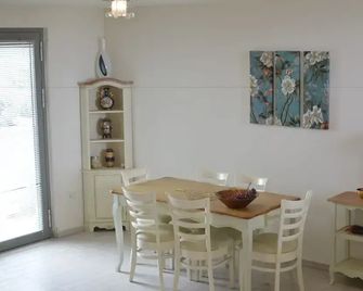 Beach Front Villa Maria - Gouves - Essbereich