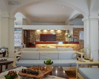 Naxos Beach Hotel - נאקסוס - דלפק קבלה