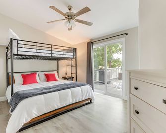 Dock And Sunset Views Lakeside Ozark Ret - Lake Ozark - Sypialnia