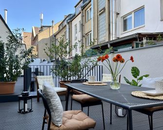 Old Town Apartments - Düsseldorf - Balkon