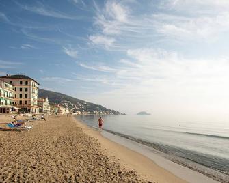 2 Bedroom Nice Apartment In Bastia DI Albenga - Albenga - Plage