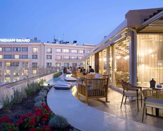 Wyndham Athens Residence - Atenas - Servicio de la propiedad