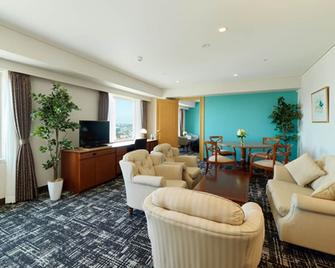 Hotel Emisia Sapporo - Sapporo - Living room