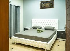 Comfort Home - Gujrāt - Bedroom