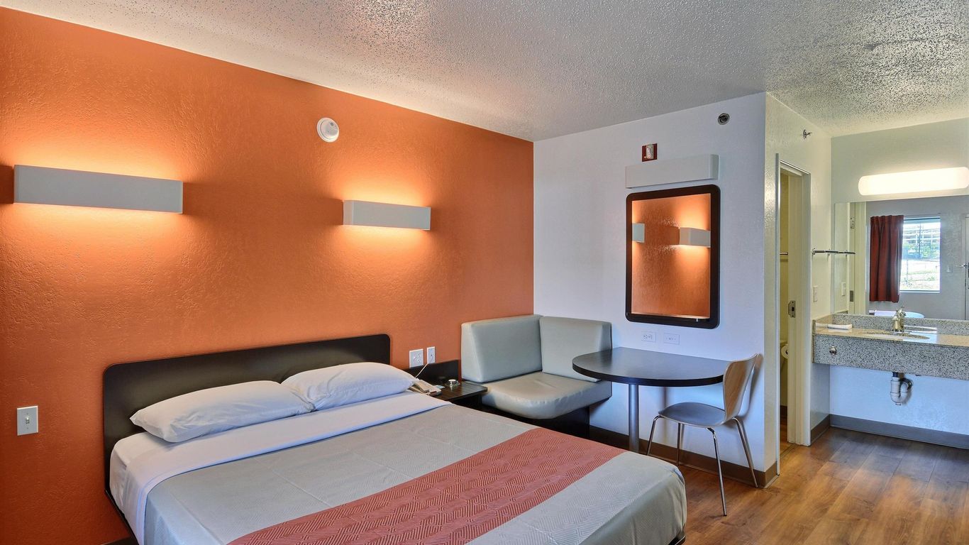 Motel 6-Tewksbury, Ma - Boston