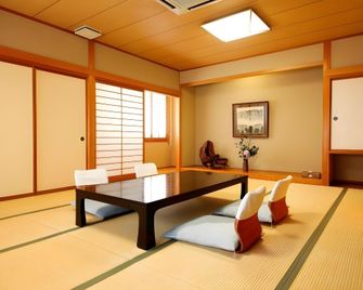 Ikoitei Kikuman - Yonago - Dining room