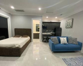 The Cozy Back House - Whittier - Bedroom