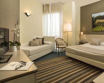 Hotel Ristorante Alcide - Poggibonsi - Schlafzimmer