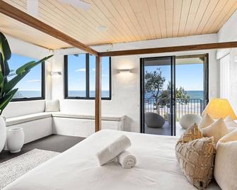 Saltwater Beach House - Yaroomba - Bedroom