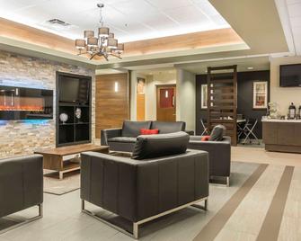 Quality Hotel & Conference Centre - Campbellton - Lobby