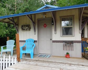 Sequim Depot Station on the Olympic Peninsula - Sequim - Patio