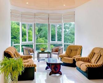 Wet Water Airport Resort - Gampaha