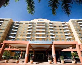 Waterfront on the Esplanade with Tropical Pool - Darwin - Building