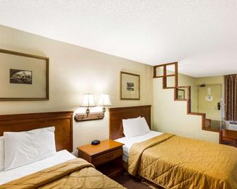 Rodeway Inn and Suites South of Fiesta Park - San Antonio - Camera da letto