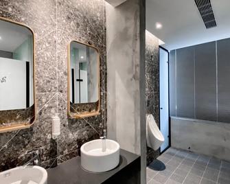 Hotel Leisure Chiayi - Chiayi