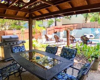 Suite Dreams 101 - Tradewinds - Eureka Springs
