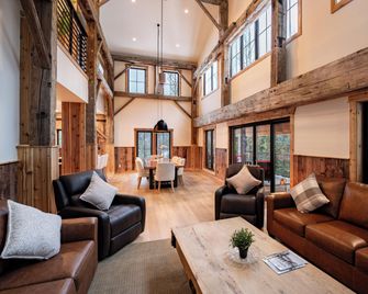 Boulder Mountain Resort - Revelstoke
