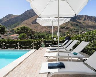 Vfh Villa Flavia Eco B&b - Santa Flavia - Basen