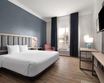 Wingate by Wyndham Savannah Gateway - Savannah - Bedroom