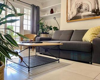 Anchor's Rest - Hermanus - Huiskamer