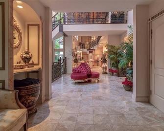 Your Own Private Luxury Resort - Sturbridge/Brimfield, Ma - Brimfield - Lobby