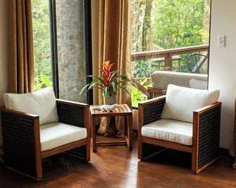 Jungle River Resort - Ojochal - Sala de estar
