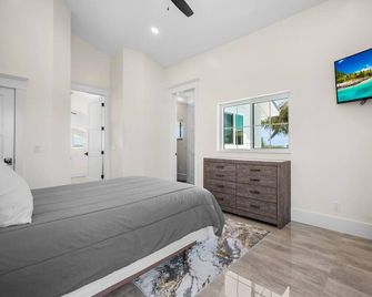 Lemon Bay Luxe – Dock, Beach & Manasota Vibes - Englewood