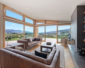 Vino and Views - Bannockburn Holiday Home - Cromwell - Huiskamer